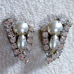 Vintage Faux Pearl & Rhinestone Clip Earrings | Silver Tone